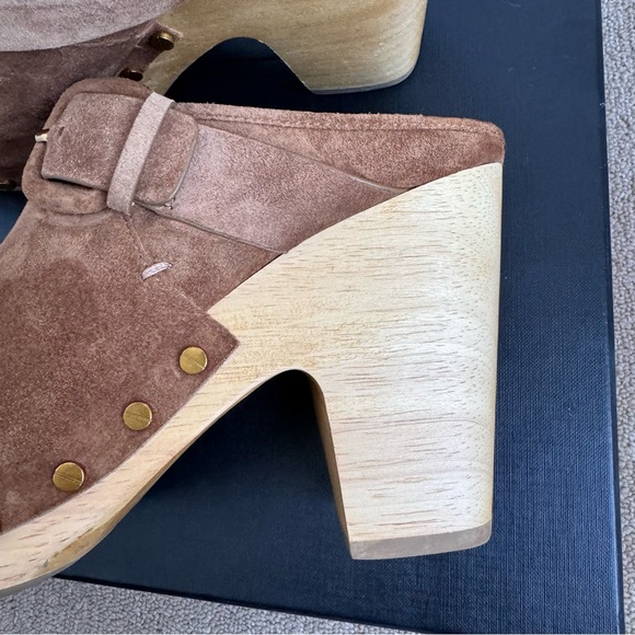 Veronica Beard
Women's Dacey Buckled Strap Clogs Sz 9,5 - Picture 4 of 10